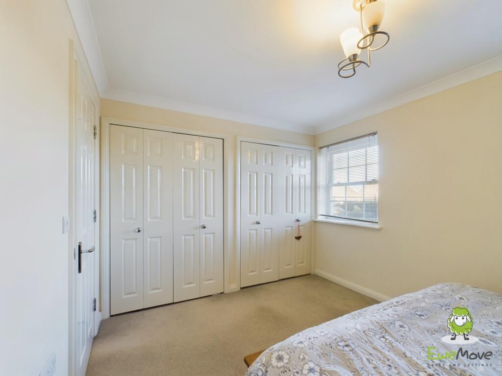 EweMove Basingstoke Rockbourne Road Bedroom 1