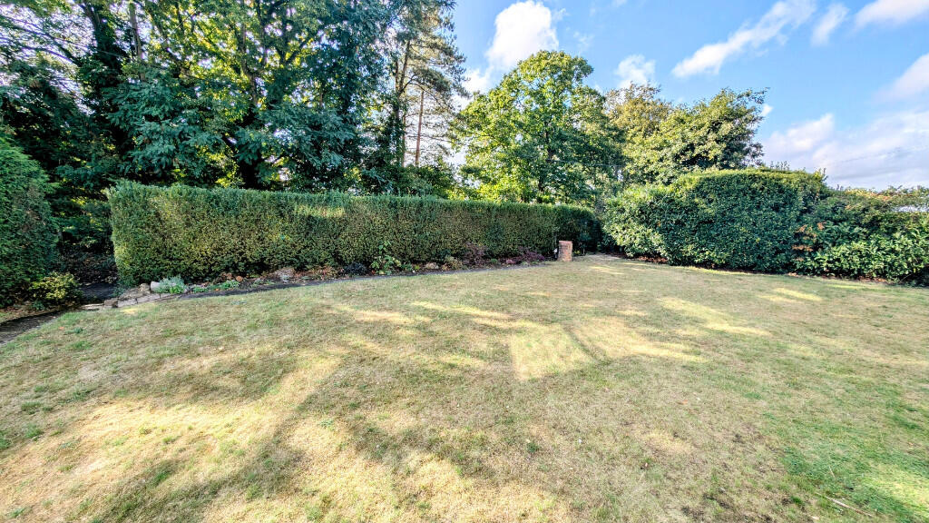Shared Front Gdn