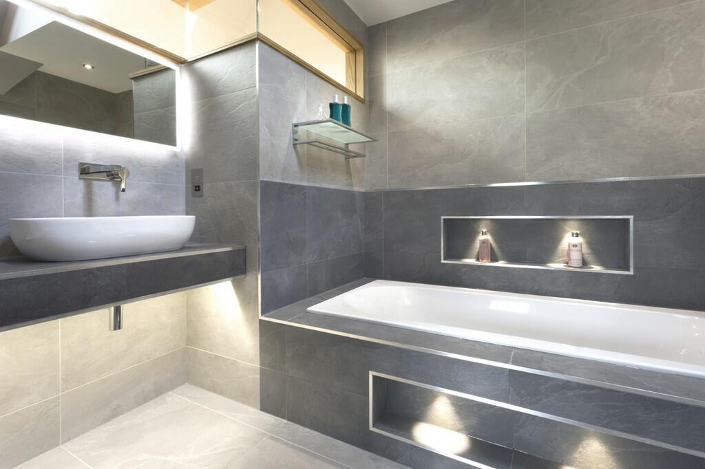 En Suite Bathroom