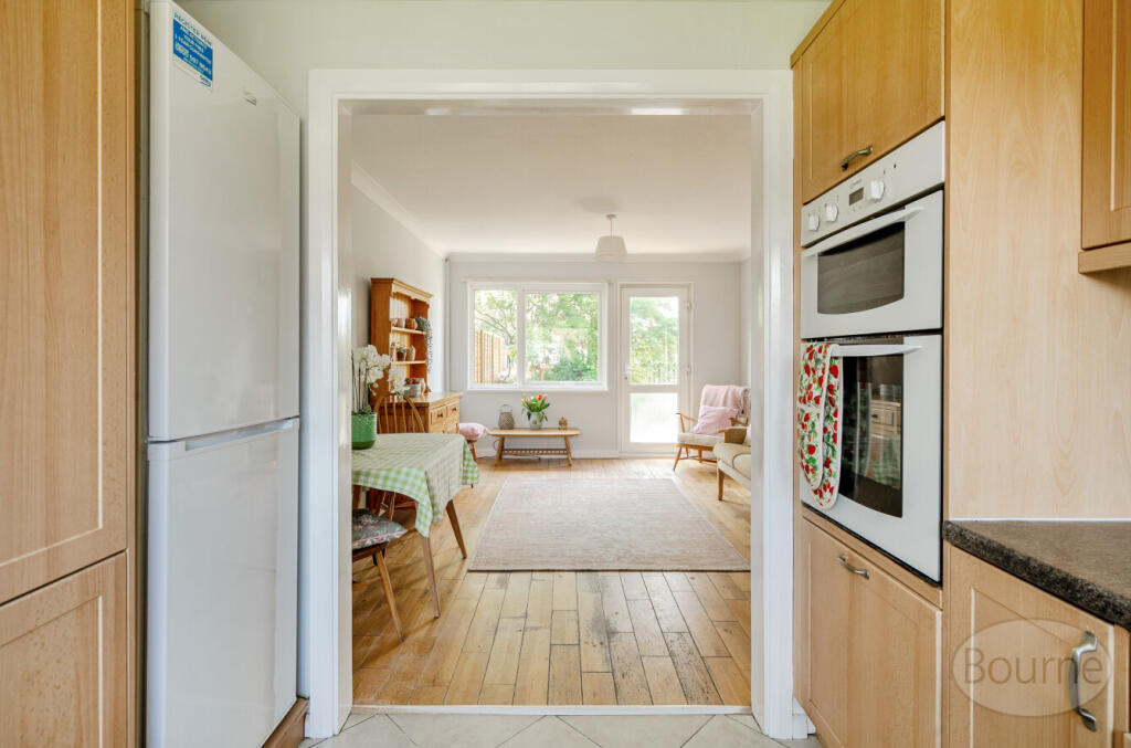 5895eaf9-7821-427...