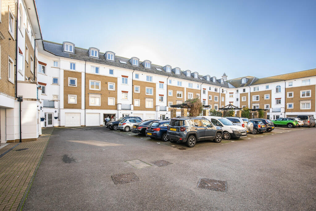 Collingwood Court...