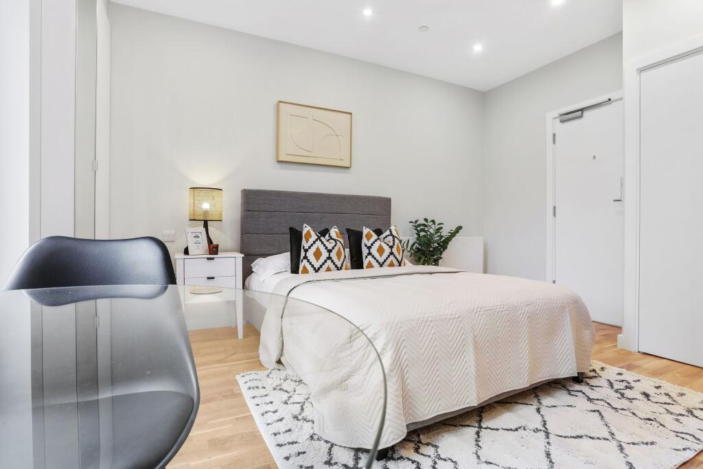 bedroom (example)