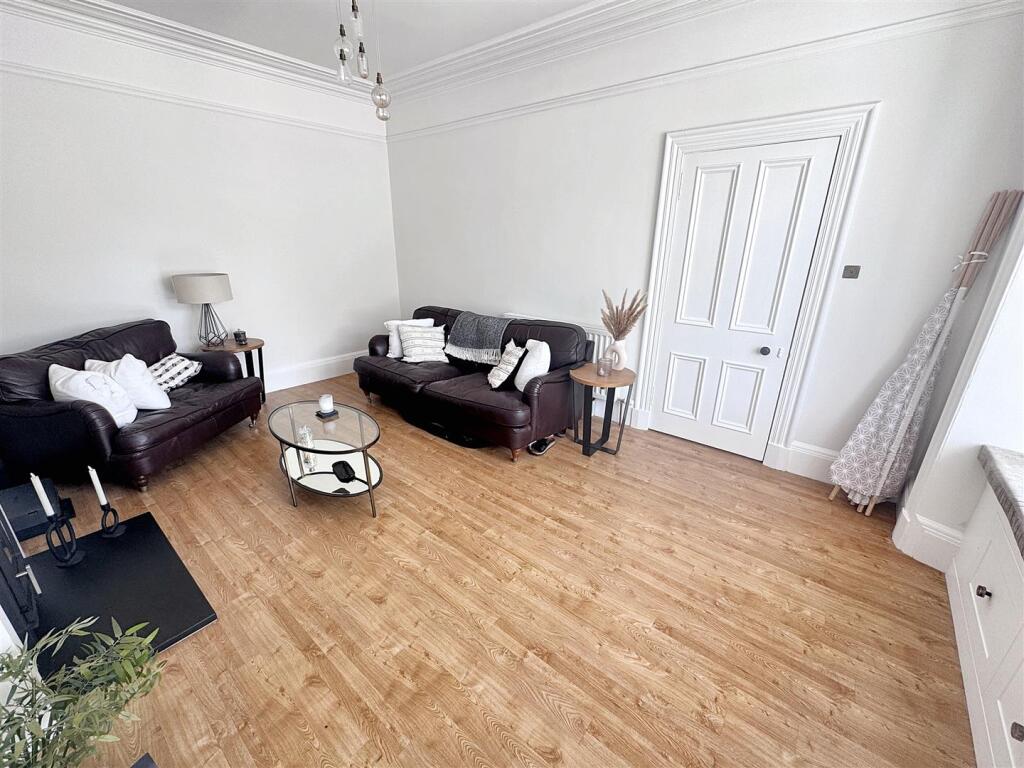 Living Room/Bedroom 3