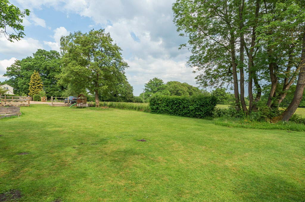 27-68239ce5c9ad3-...