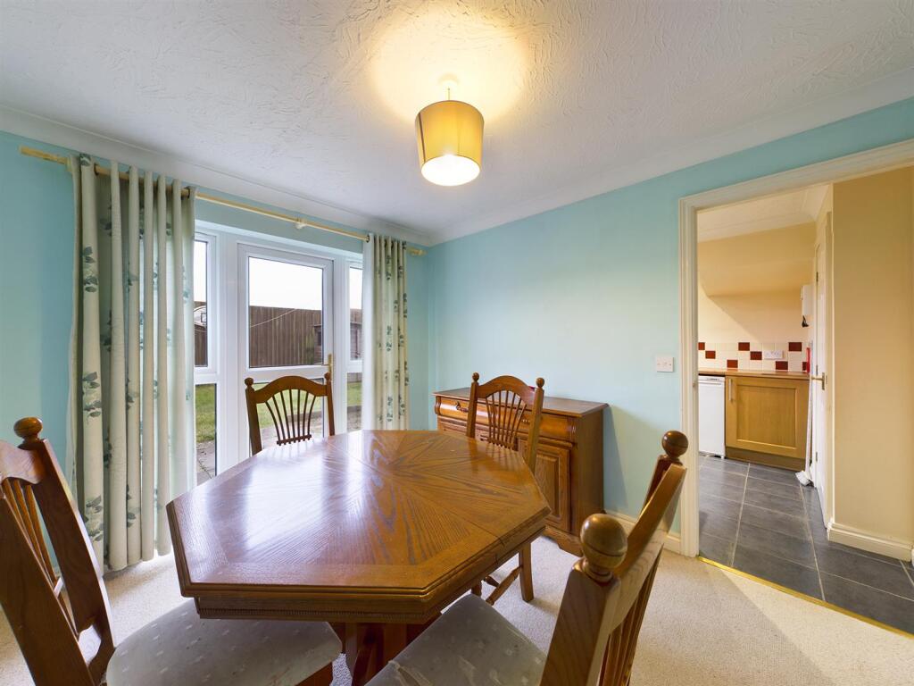 7 Vicarage Gardens NEW Jan 2021 (3).jpg