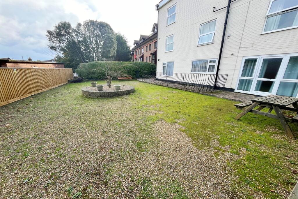 Communal Garden 