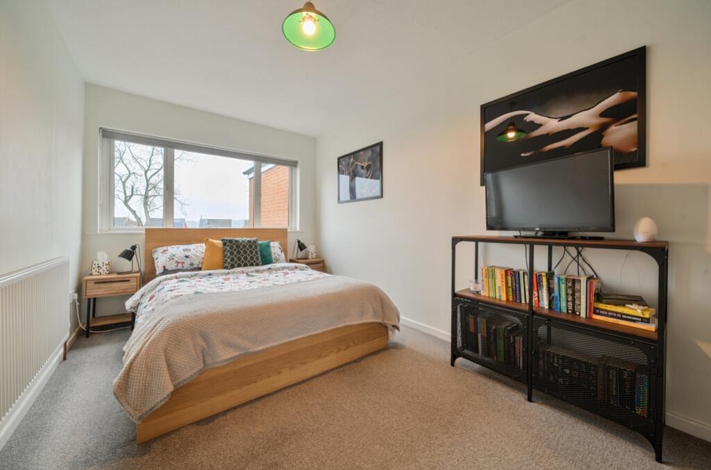 1394846-35-6949339fb443c-ARW-1