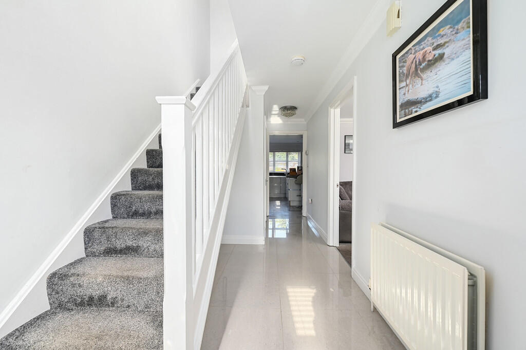 50 Frogmore Rd (8...