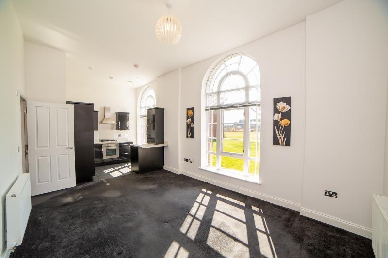 76 Robertson Drive 13 (800x533).jpg
