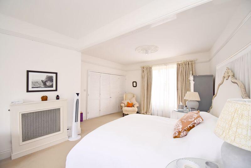Principal bedroom