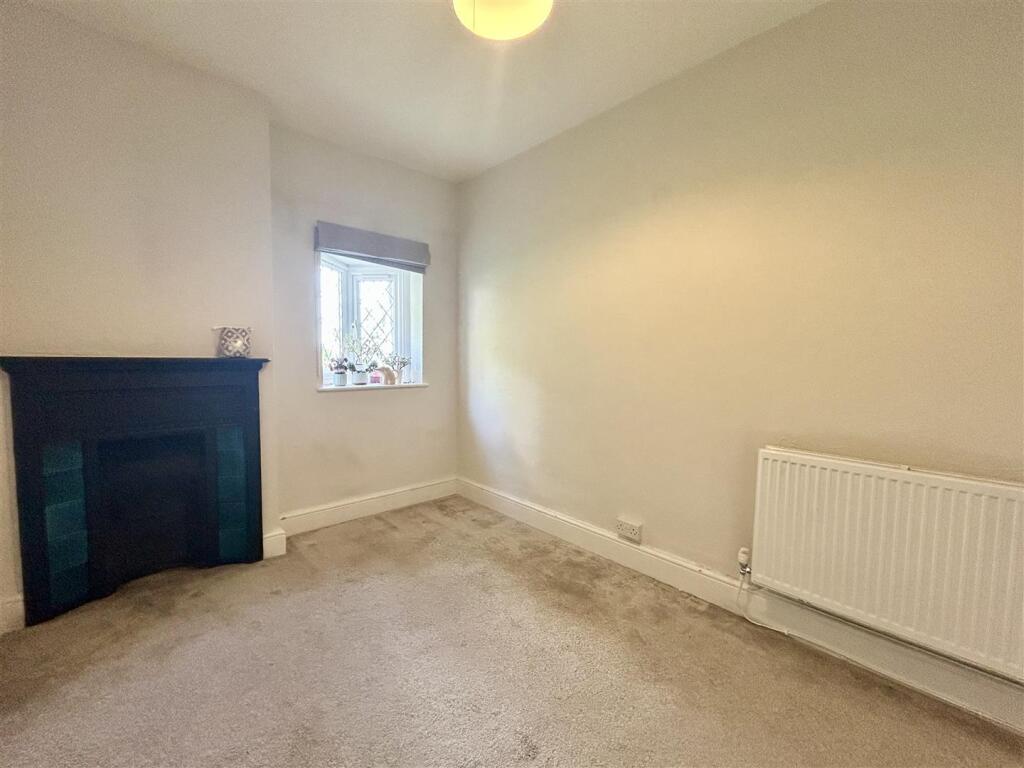 Bedroom 1.jpeg