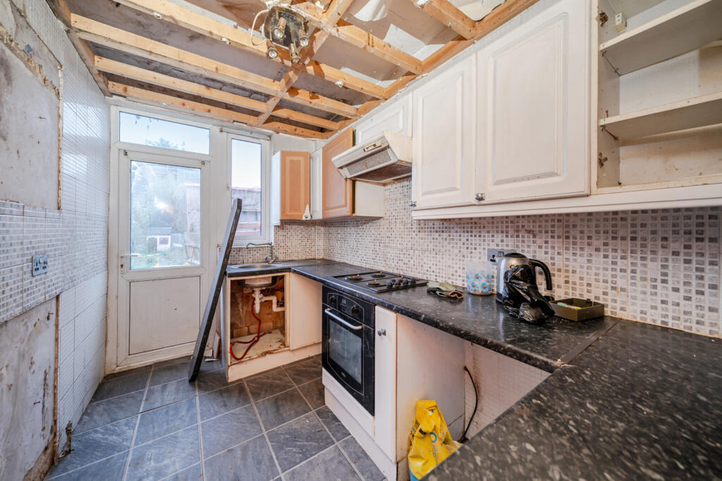 1376686-3-690cd62...