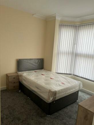 upstairs bedroom.jpeg