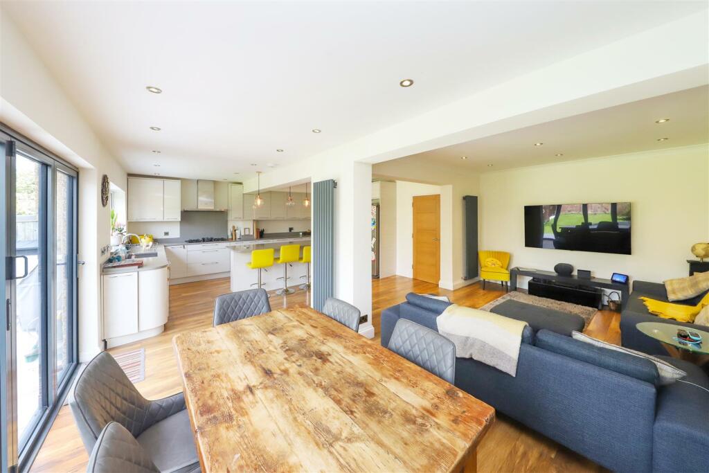Kitchen/Dining/Family