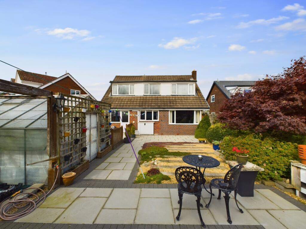 CAM02386G0-PR0089-STILL028