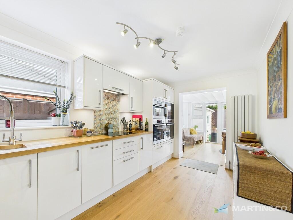 CAM02318G0-PR0416...