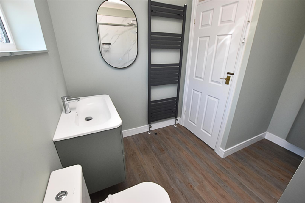 SHOWER ROOM/WC