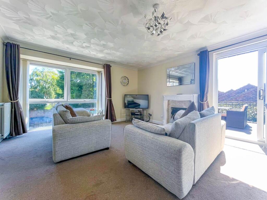 9 riverslea lounge 1