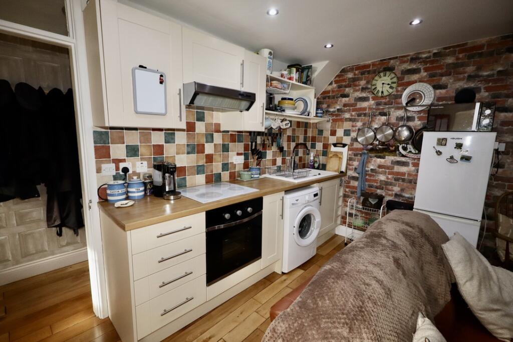 Kitchen / dining room