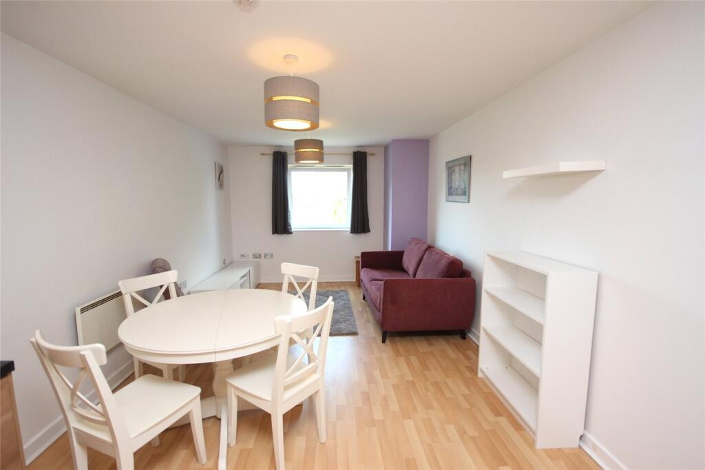 Living Room (2)