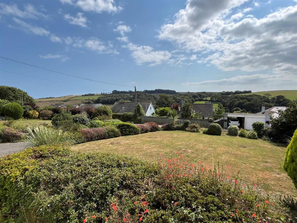 Front Garden and View.jpg
