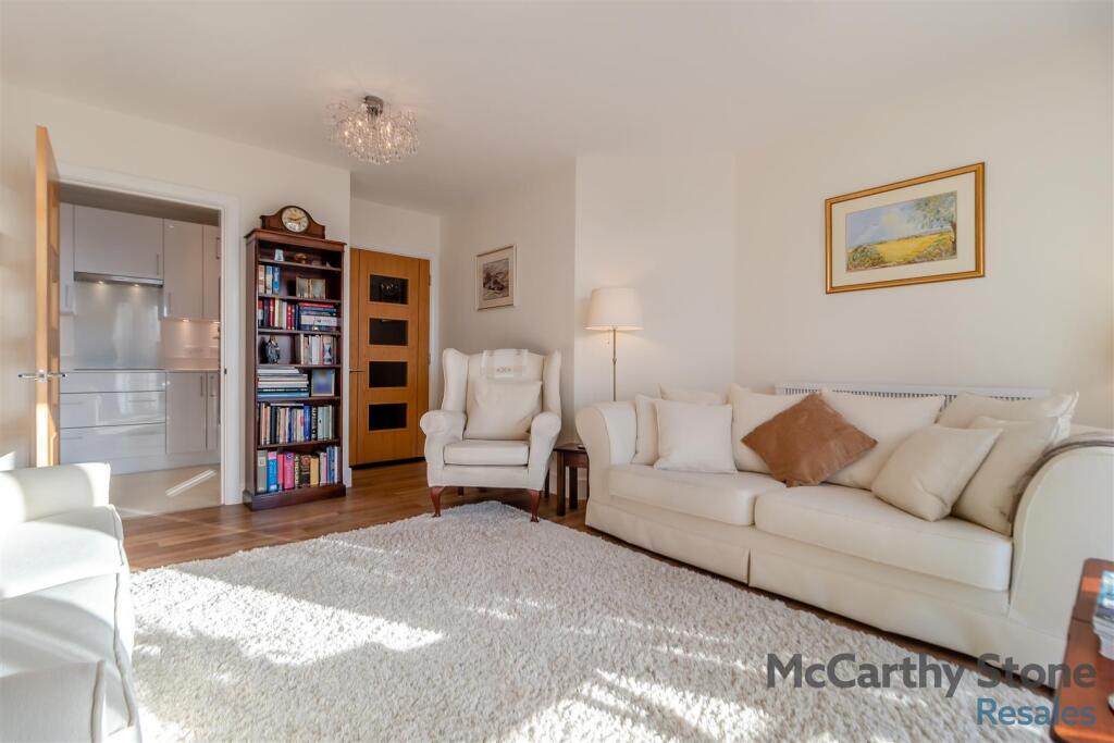 8636694-interior06.jpg