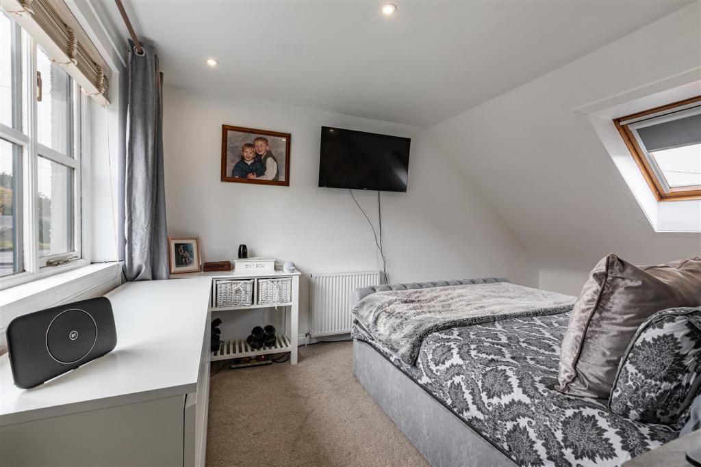 2 Smithy Row Clovenfords 17.JPG