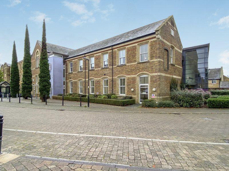 HEALTH CLUB WITH INDOOR POOL