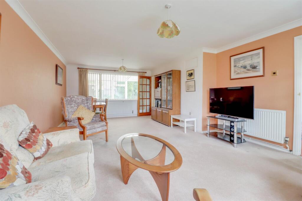 19 REEDS WAY INSIDE-22.jpg