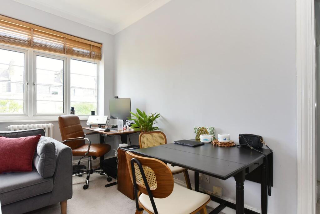 Flat 98, Chatsworth Court (8).JPG