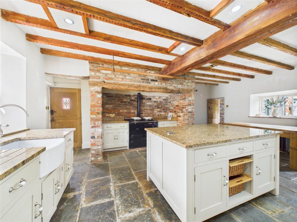 KITCHEN/DINER