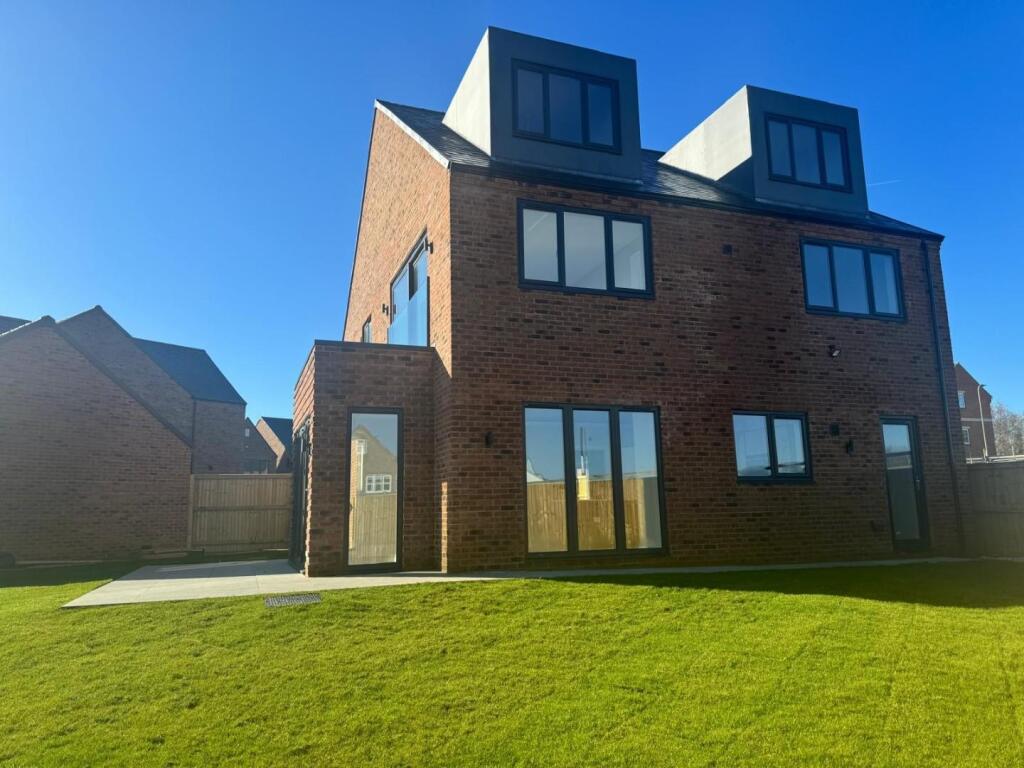 WhatsApp Image 2025-04-01 at 17.12.35_57ceba94.jpg