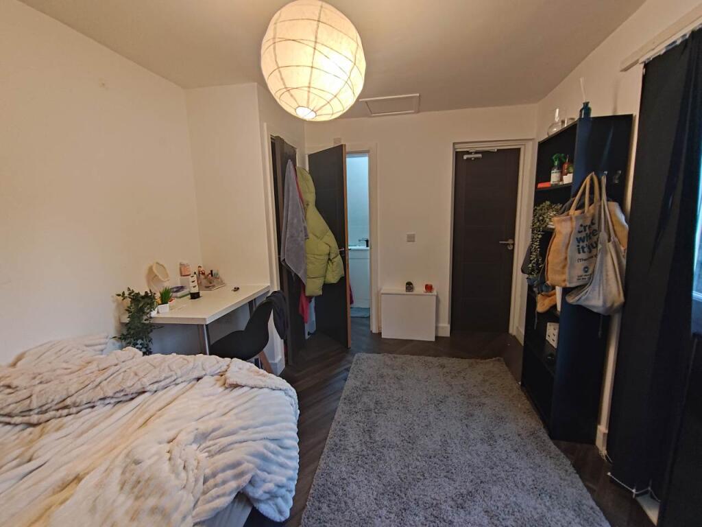 Room 3 (2)