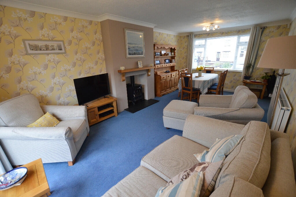 Dual Aspect Lounge