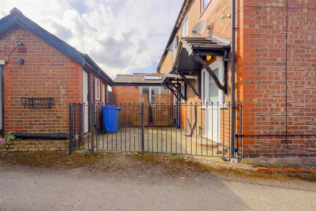 19 School Lane rixton-16.jpg