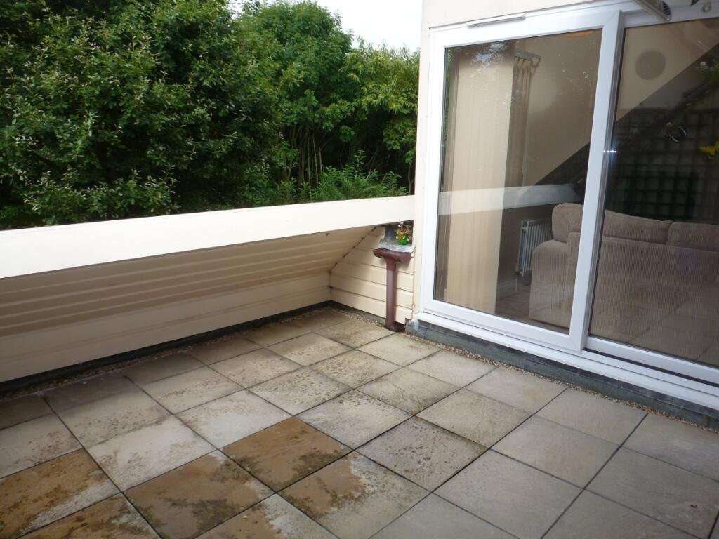 10stockwood 009patio