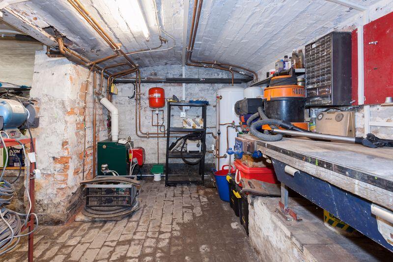 CELLAR ROOM 