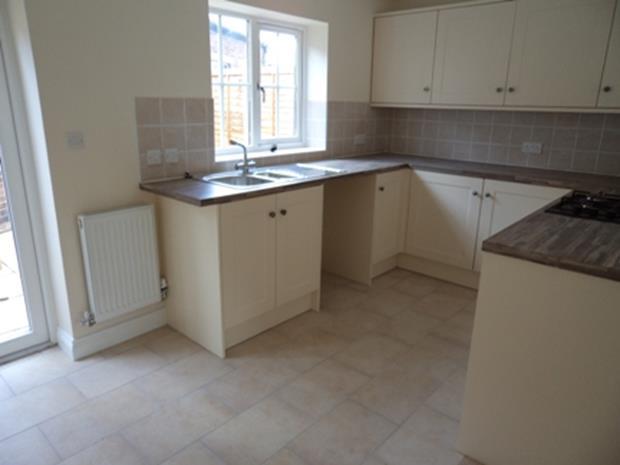 8TheBullCourtyardKitchen1