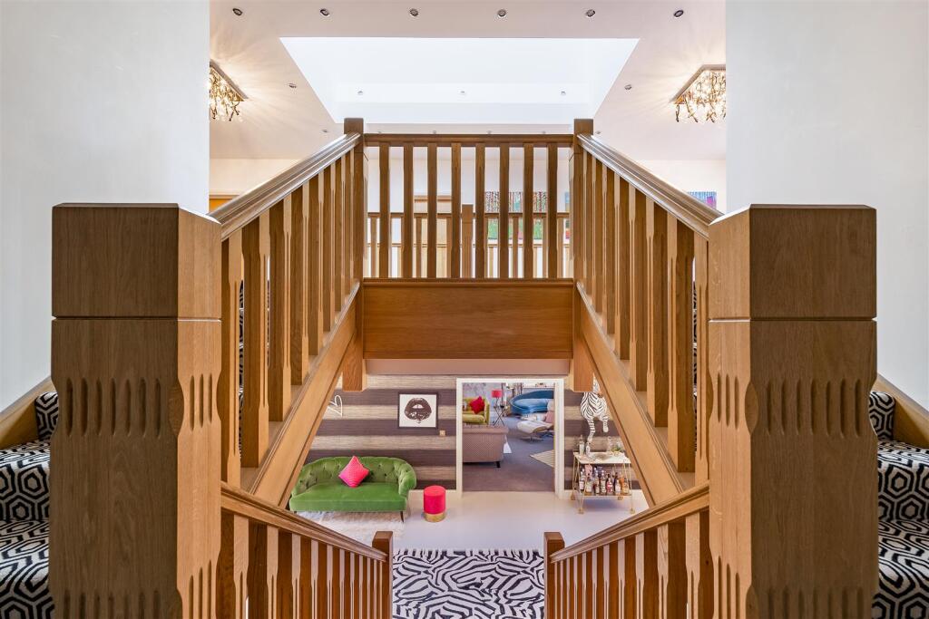 First Floor Galleried Landing