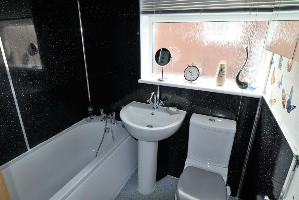 Bathroom.JPG