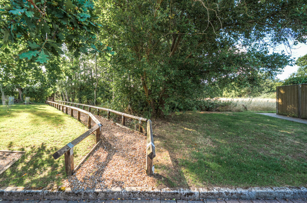 1333683-2-6891c20...