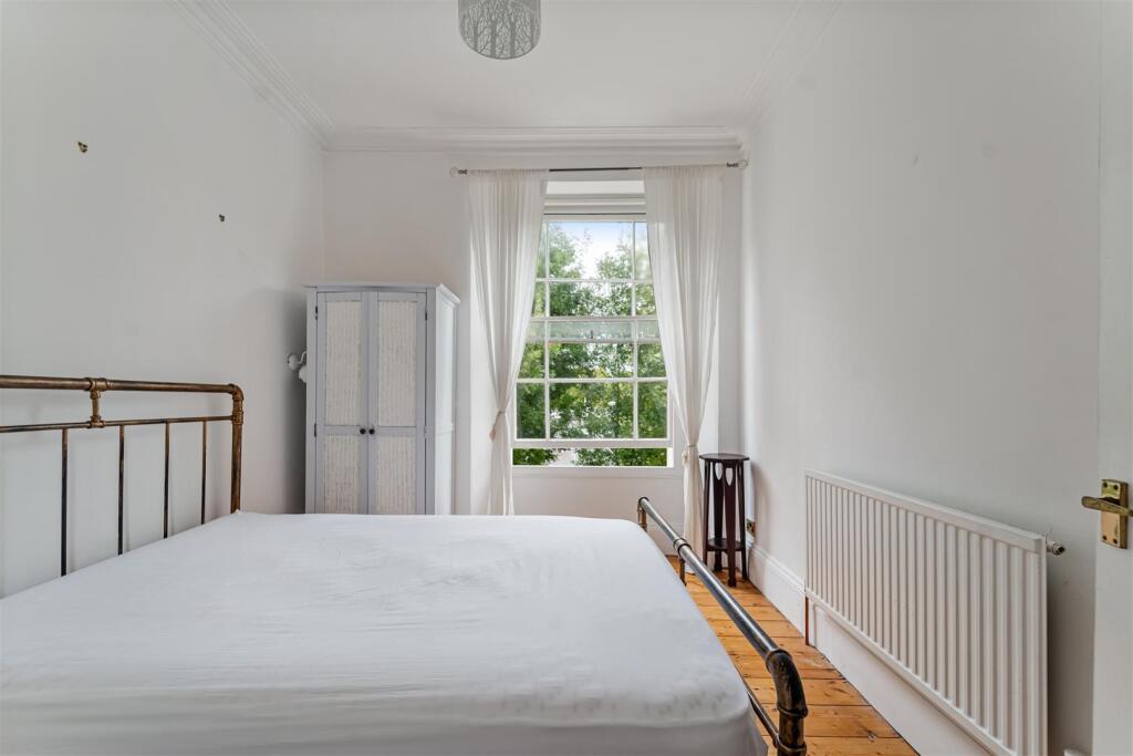 15 Elemgrove Road18.JPG