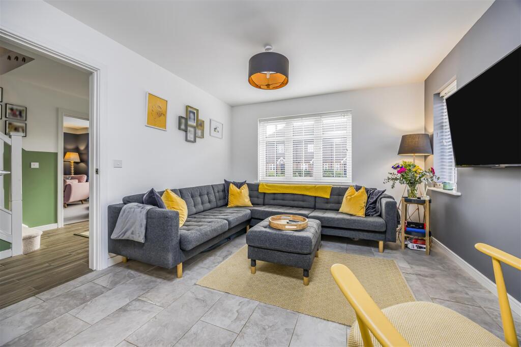 4 West Brook View, Emsworth-PorticoMarketing-SoldB