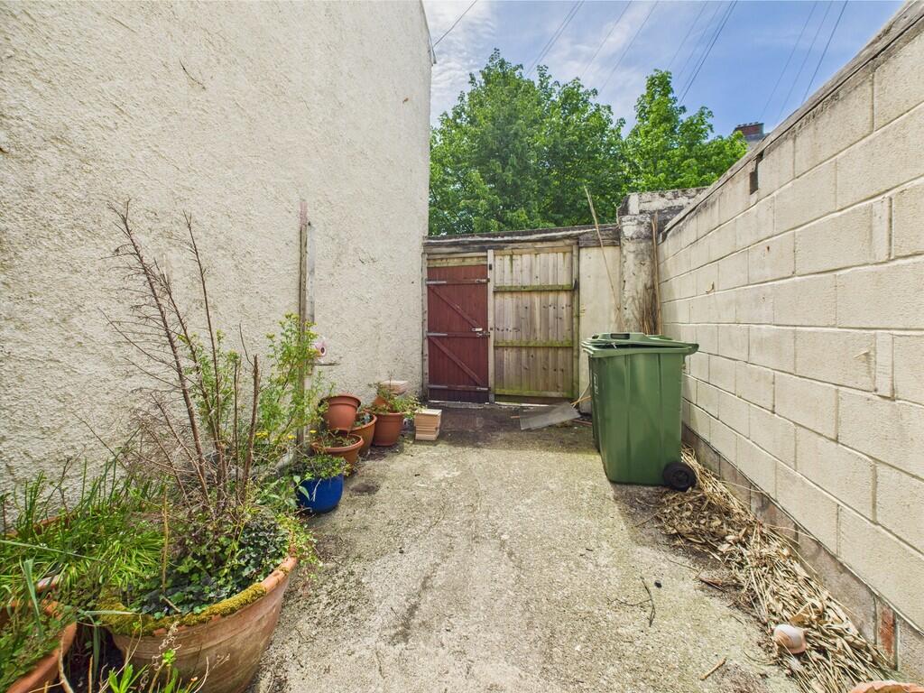 CAM03974G0-PR0141...