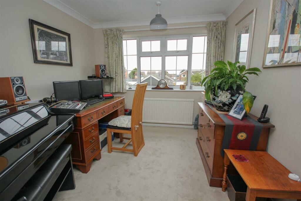 Bedroom 4.jpg