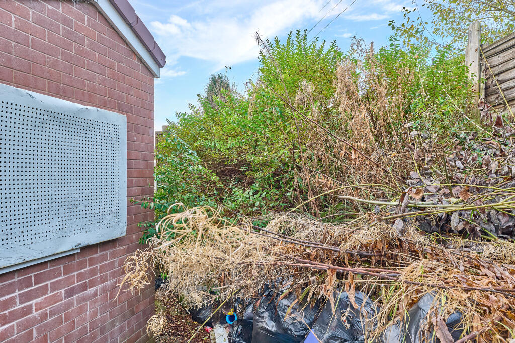 27 Hencroft Street, West End, Leek, Staffordshire Moorlands, Staffordshire ST13 8EZ