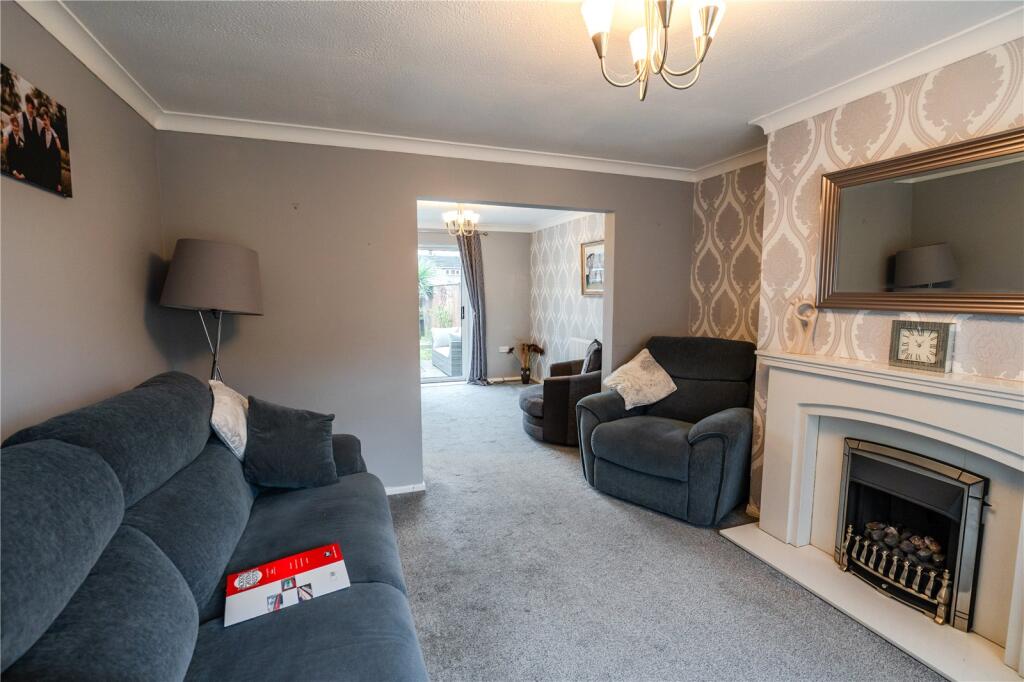 Living Room (2)