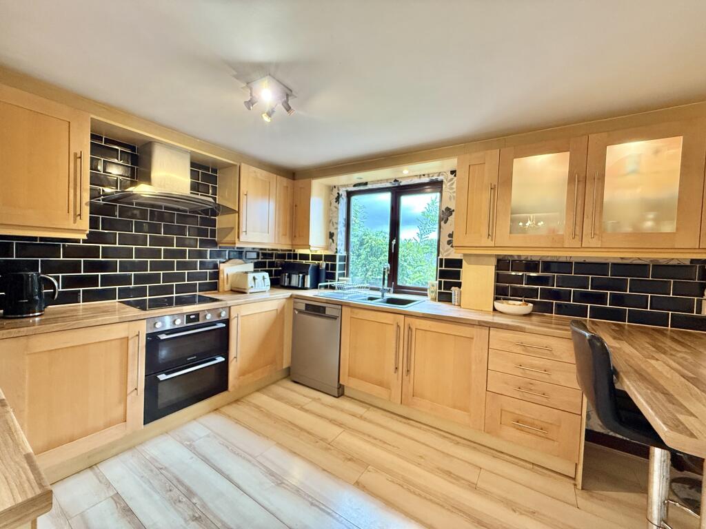 Integrated Fridge &amp; Oven/Hob