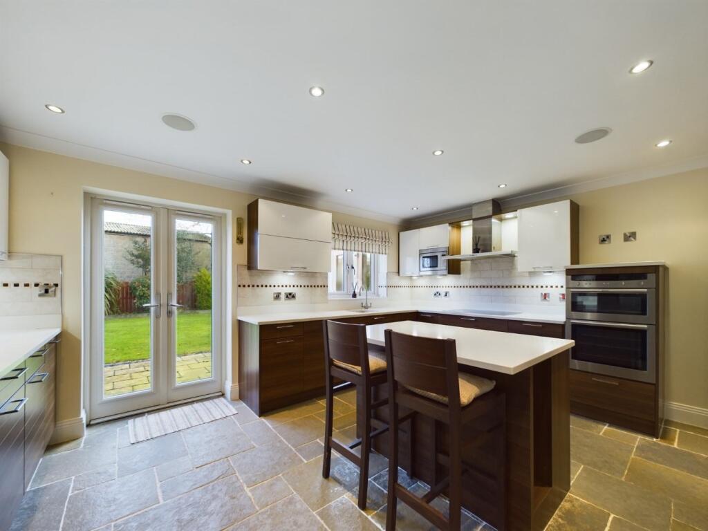 Kitchen/Breakfast Area