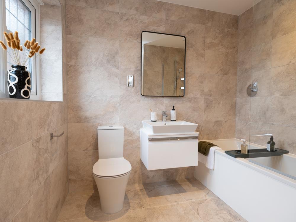 redrow-henley-bathroom-60535.jpg